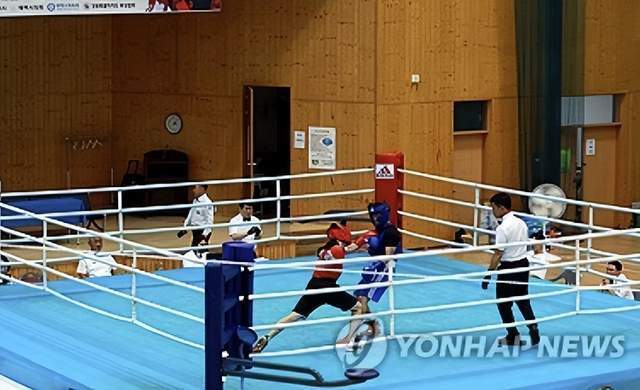 用美工刀自, 无关, 他写道 用美工刀自, 无关, 他写道