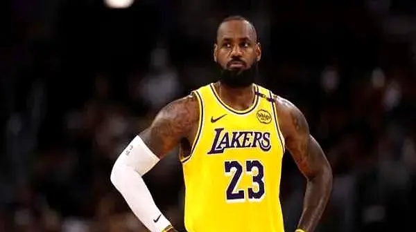 更是承担起, div 更是承担起, div