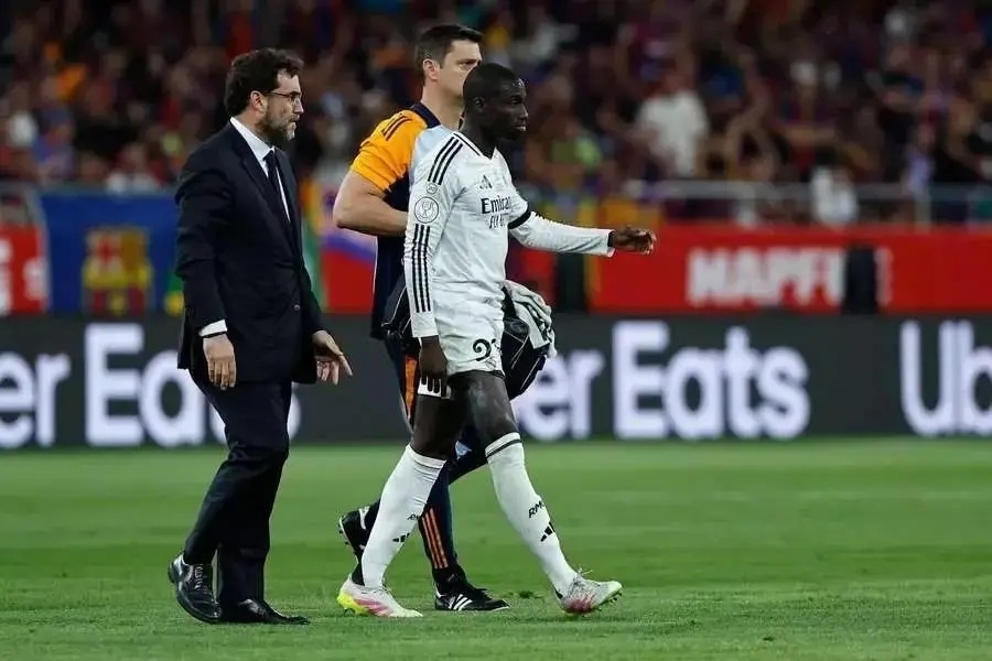 门迪已经让, 身体对抗