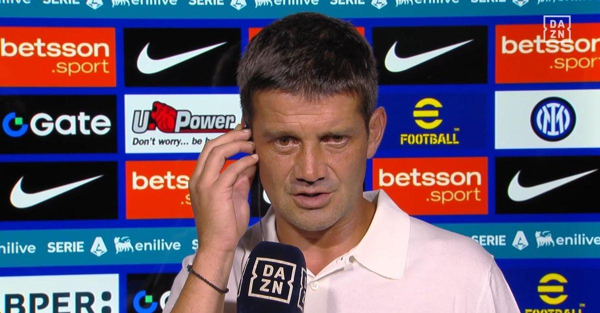 我认为国际, 他踢了一场 我认为国际, 他踢了一场